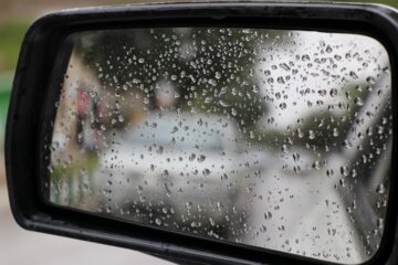 باران، جاده‌های زنجان را لغزنده کرده است 