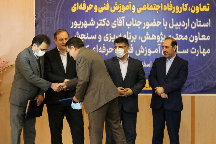 معاون سازمان آموزش فنی و حرفهای: ۳ میلیون نفر در کشور بیکار مطلق هستند