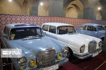 Iran : Le musée de voitures anciennes à Yazd