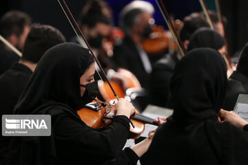 Iran's national orchestra plays new century song