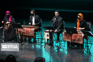 Iran's national orchestra plays new century song