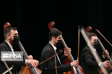 Iran's national orchestra plays new century song