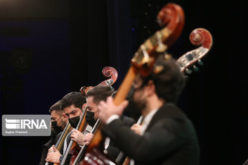 Iran's national orchestra plays new century song