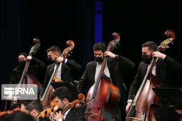 Iran's national orchestra plays new century song