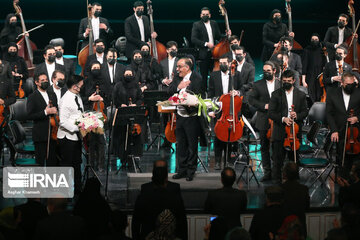 Iran's national orchestra plays new century song