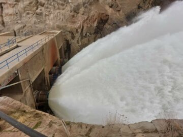  رهاسازی ۱۵۰ میلیون مترمکعب از آب سد بوکان به دریاچه ارومیه آغاز شد