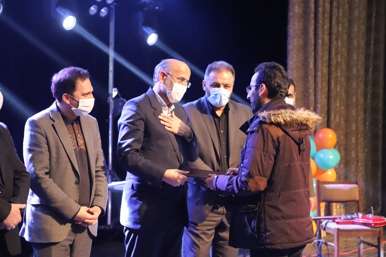 جوانان برگزیده استان اردبیل تجلیل شدند