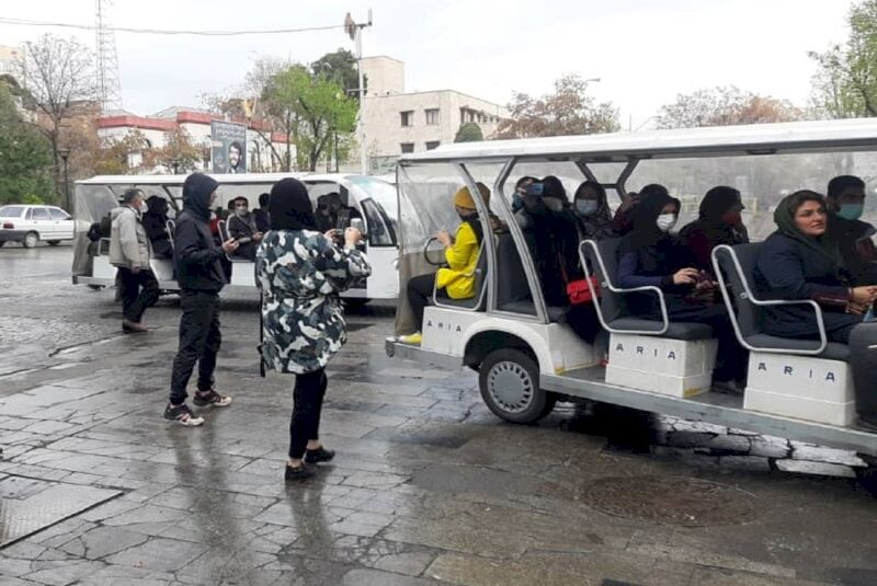 تور تهران‌گردی با ماشین‌های برقی برگزار شد