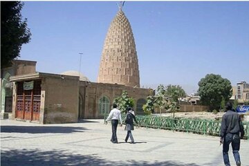 بقاع متبرکه بروجرد آماده پذیرایی از مسافران نوروزی است 