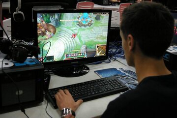 بنیاد ملی بازی‌های رایانه‌ای از بازیکنان حرفه‌ای حمایت می‌کند 