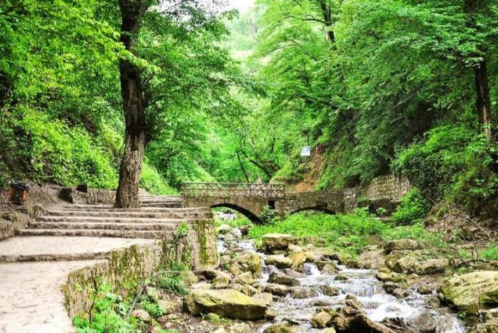 فرماندار: آرامگاه مختومقلی فراغی ظرفیت توسعه گردشگری مراوهتپه است