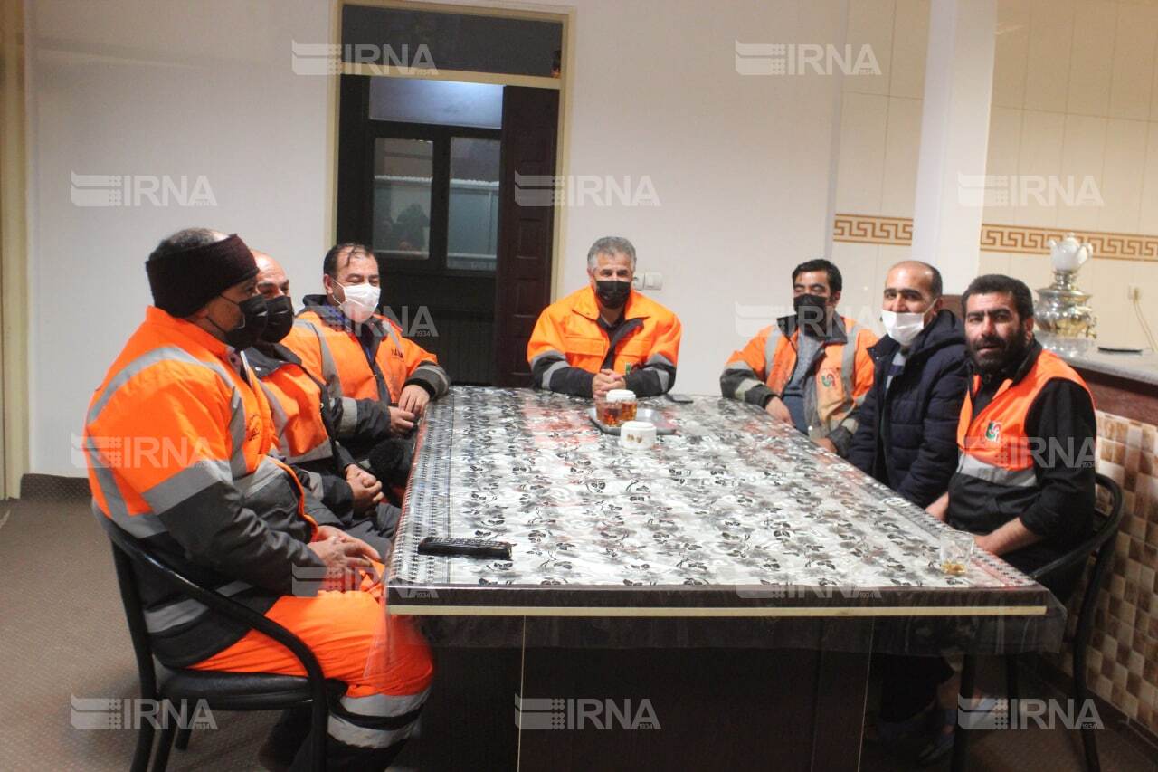 شبی با راهداران در گردنه اسالم به خلخال شبی با راهداران در گردنه اسالم به خلخال