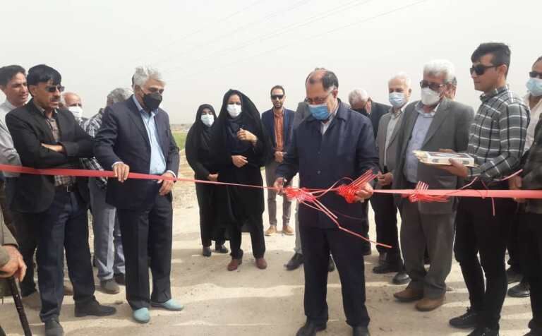 روستای تل برج گناوه پس از  نیم قرن  از جاده دسترسی برخوردار شد