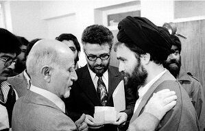 وقتی ابراهیم یزدی به خاطر جاعل خواندن حاجاحمدآقا دادگاهی شد