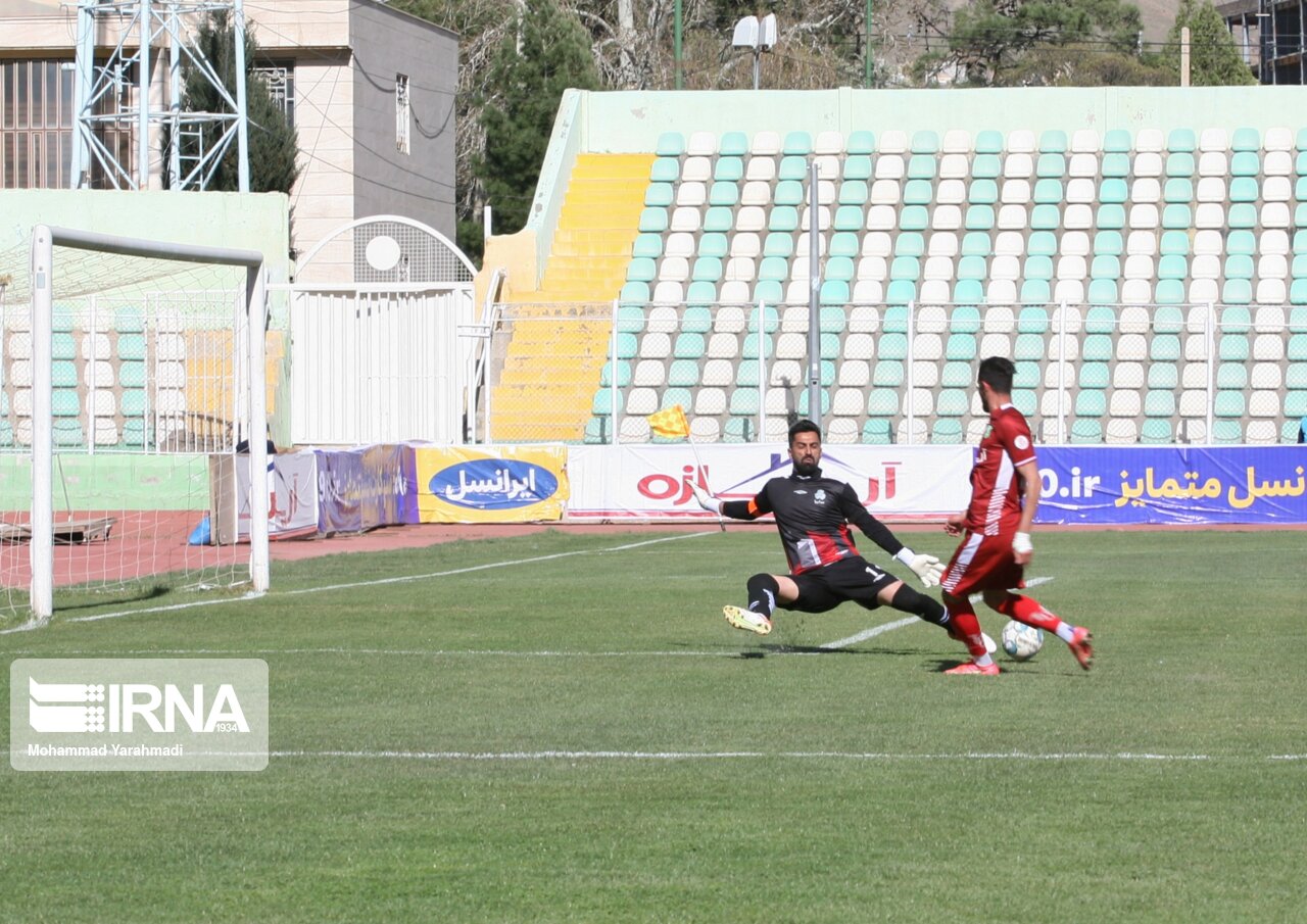 تیم فوتبال زاگرس مهاباد مقابل منتخب پیرانشهر به تساوی دست یافت