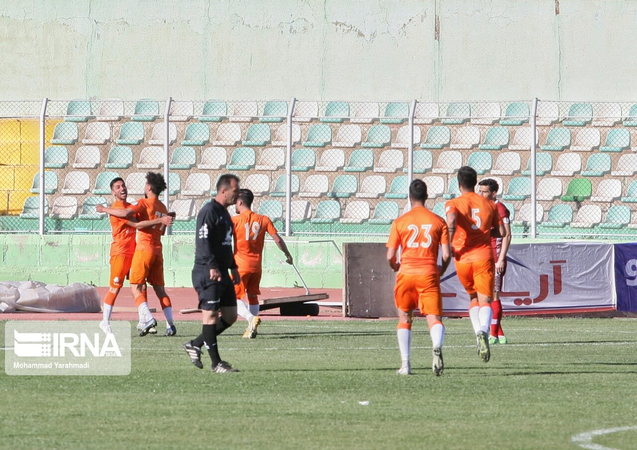 لیگ آزادگان؛ اولین شکست ملوان در روز آتشبازی مس