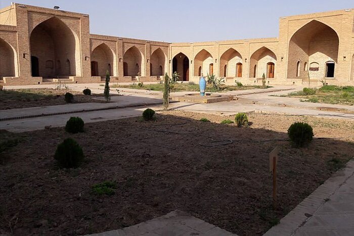 برای دیدن کوه اژدها و مثلث برمودای کویر به گرمسار سفر کنید