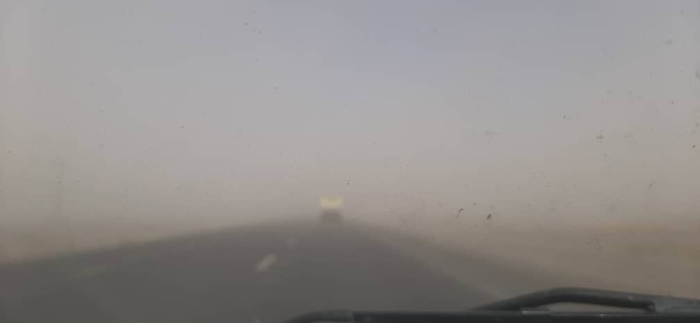 طوفان شن محور بم - کرمان را مسدود کرد طوفان شن محور بم - کرمان را مسدود کرد