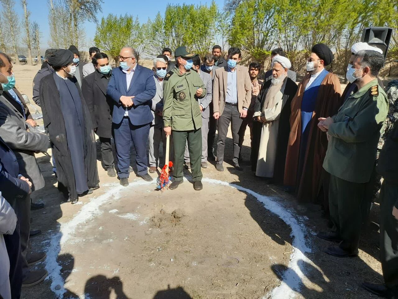 عملیات اجرایی ۶ واحد مسکونی خانواده شهدای مدافع حرم در پاکدشت آغاز شد