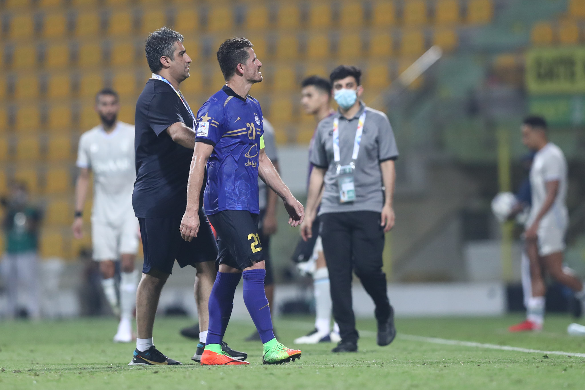 بازهم بدون جام اما امیدوار به سال جدید؛ یک امتیاز کمتر از پرسپولیس و آقای گلی یامگا