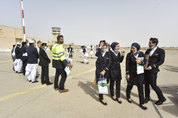 استقبال از مسافران نوروزی در فرودگاه زابل
