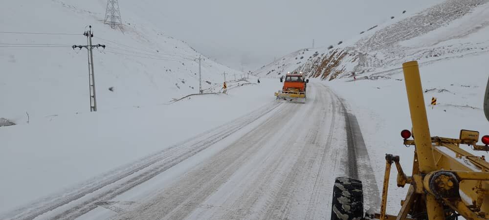 بارش برف موجب کندی تردد در راههای خلخال شد بارش برف موجب کندی تردد در راههای خلخال شد