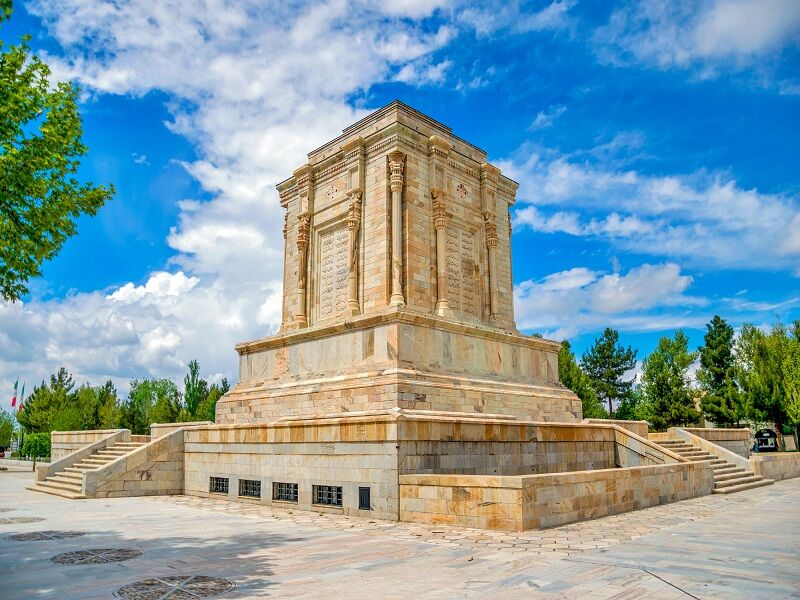 آرمگاه فردوسی در توس؛ ستاره ای پر نور تاریخ ایران زمین آرمگاه فردوسی در توس؛ ستاره ای پر نور تاریخ ایران زمین