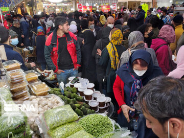 Iran : miroir de printemps sur le marché de Tajrish à Téhéran