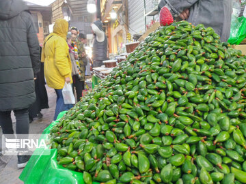 Iran : miroir de printemps sur le marché de Tajrish à Téhéran