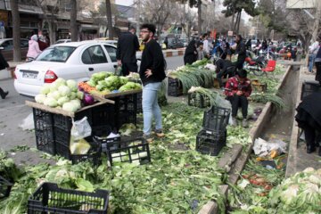 طرح ساماندهی دستفروشان بروجرد در انتظار ایجاد بازارچه‌