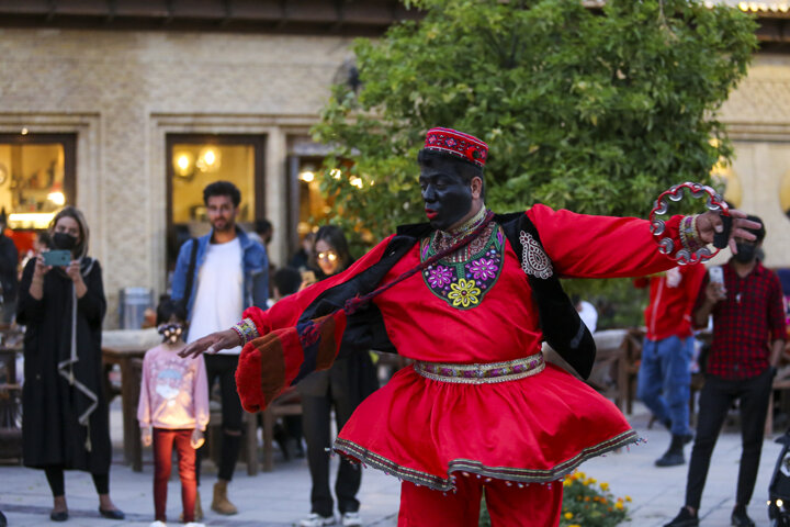 حاجی فیروز؛ نماد شادابی و سرزندگی در نوروز ایرانی