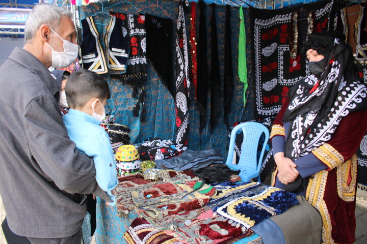 نمایشگاه صنایع دستی و سوغات‌محلی در چهار شهرستان ایلام آغاز بکار کرد 