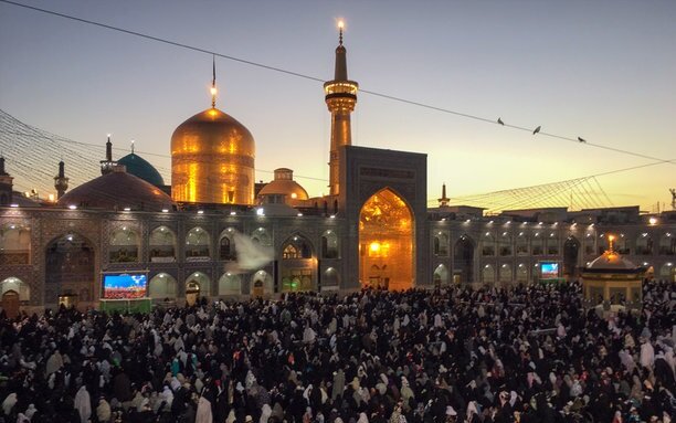 مصدر مسؤول : كلمة قائد الثورة الاسلامية بثّت بـ 5 لغات اجنبية لزوار الروضة الرضوية