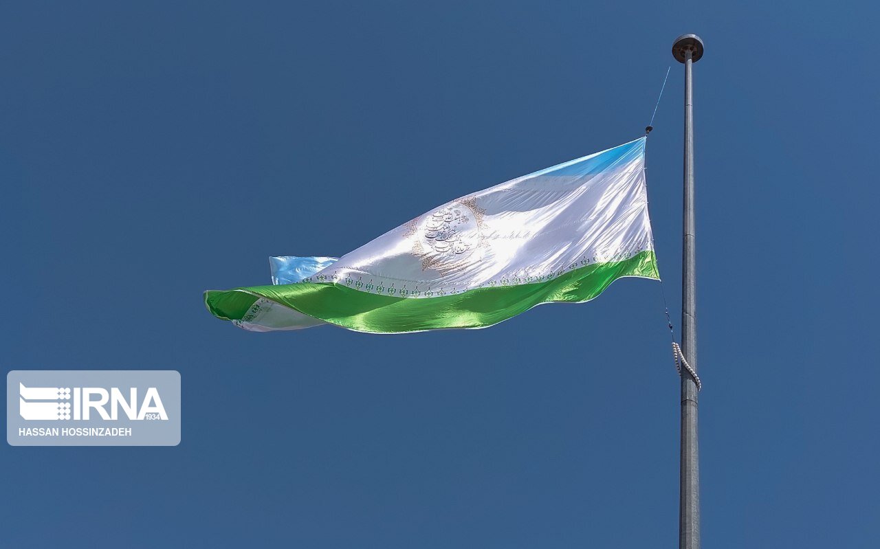 پرچم نوروز در جزیره کیش به اهتزاز در آمد