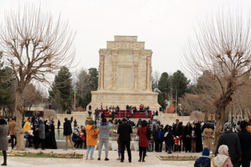 Mausoleo de Ferdowsi en Tus
