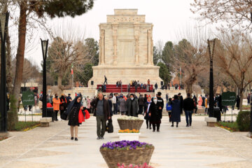 Mausoleo de Ferdowsi en Tus
