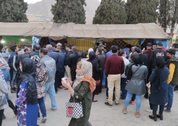 استقبال مسافران نوروزی از نمایشگاه بهار مالگه خرم‌آباد