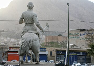 استقبال مسافران نوروزی از نمایشگاه بهار مالگه خرم‌آباد