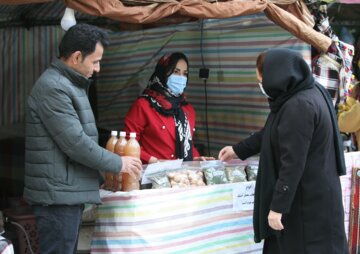 استقبال مسافران نوروزی از نمایشگاه بهار مالگه خرم‌آباد
