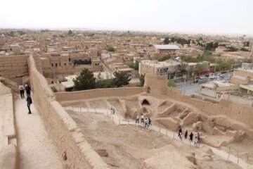 حضور گردشگران و میهمانان نوروزی در میبد