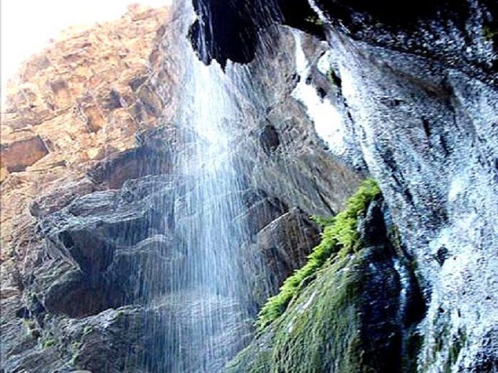 کلات نادری با کاخ خورشید و آبشار گرم در دامن طبیعتی بکر 