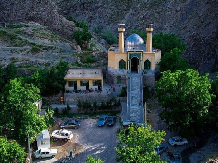 کلات نادری با کاخ خورشید و آبشار گرم در دامن طبیعتی بکر