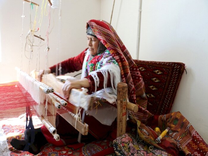 کلات نادری با کاخ خورشید و آبشار گرم در دامن طبیعتی بکر