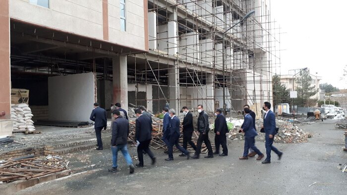 معاون وزیر بهداشت قول مساعد برای تجهیز پروژههای بیمارستان طالقانی کرمانشاه را داد