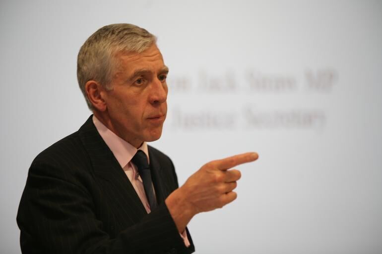 Le retard du Royaume-Uni à payer sa dette à l'Iran est insultant (Jack Straw)