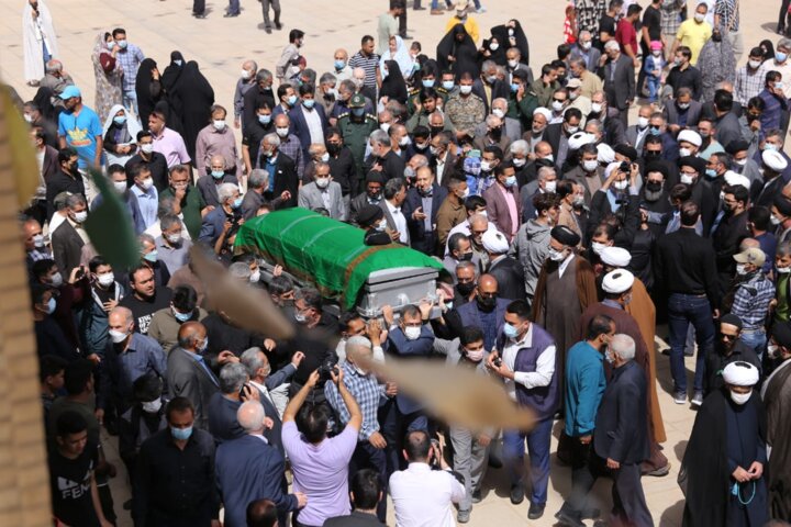 پیکر آیتالله فقیه نیریزی در شیراز تشییع شد