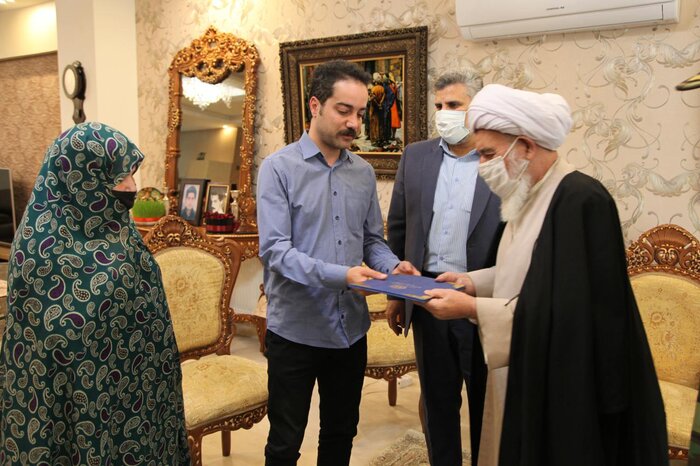 امام جمعه کرمانشاه با خانوادههای معظم شهدا دیدار کرد 2