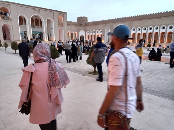 ۳۳۰۰ نفر از بزرگترین خانه خشتی جهان در رفسنجان بازدید کردند