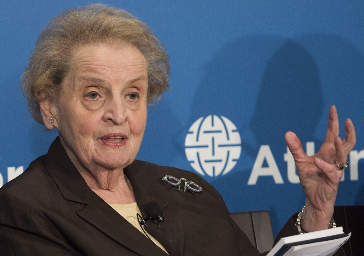 Madeleine Albright, ancienne secrétaire d'État américaine et icône féministe, décède à 84 ans
