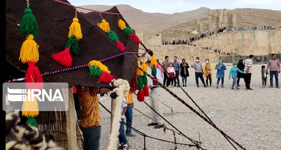 جشن نوروزگاه در محوطه جهانی تخت جمشید برپا است جشن نوروزگاه در محوطه جهانی تخت جمشید برپا است